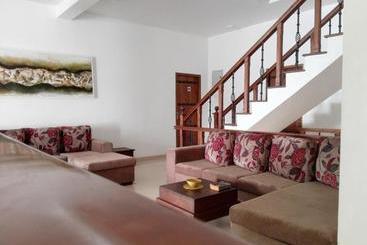 هتل Liyya Residence