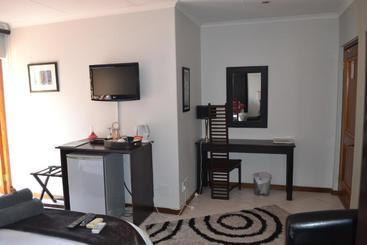 پانسیون Edelweiss Corporate Guesthouse