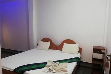 Sunshine Hotel & Hall