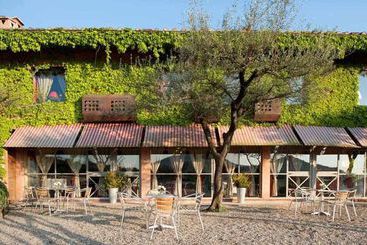 L Isola Di Rosa   Relais & Hotel Di Charme