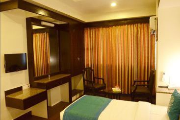 هتل Oyo Rooms Near Laxminarayan Theatre Swargate