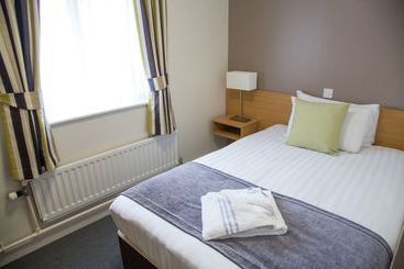 هتل Telford University Rooms