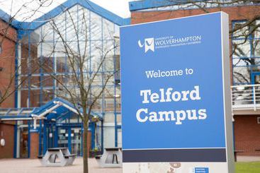 هتل Telford University Rooms