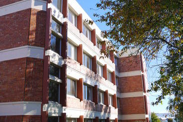 هتل Burns Lodge At Holy Cross Centre