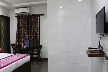 هتل Oyorooms Hazratnizamuddin Railwaystation