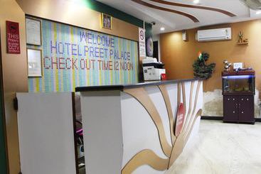 هتل Oyorooms Hazratnizamuddin Railwaystation