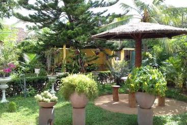 پانسیون Embiente Guest House