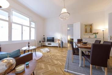 Senator Suite Stephansplatz By Welcome2vienna