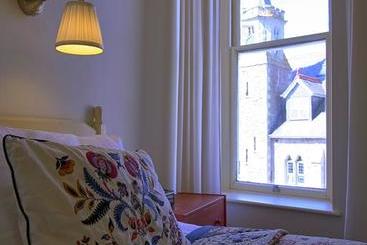 تختخواب و صبحانه Glencree House