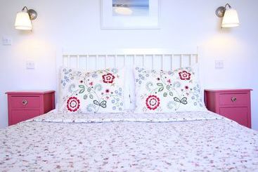 تختخواب و صبحانه Glencree House
