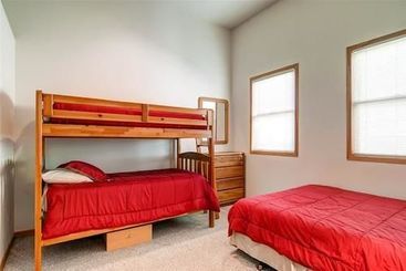 هتل French Street Cottage Main Street By Pinnacle Lodging