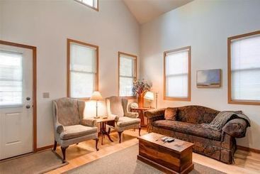 هتل French Street Cottage Main Street By Pinnacle Lodging
