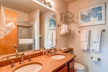 هتل French Street Cottage Main Street By Pinnacle Lodging