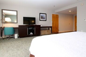 هتل Hampton Inn Suffolk