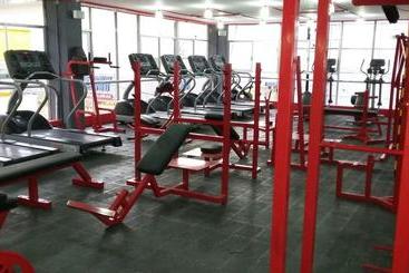 هتل Suites Ripoll Alameda