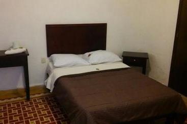 هتل Suites Ripoll Alameda