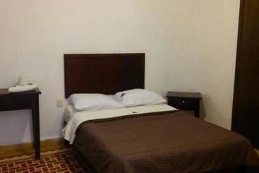 هتل Suites Ripoll Alameda