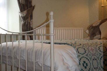 هتل The Four Poster