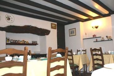 هتل The Four Poster