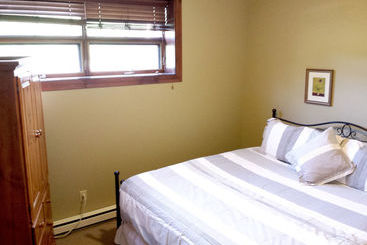 هتل Tremblant Les Eaux By Les Suites