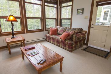 هتل Tremblant Les Eaux By Les Suites
