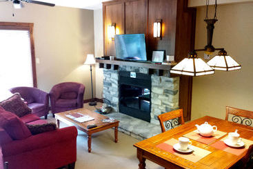 هتل Tremblant Les Eaux By Les Suites
