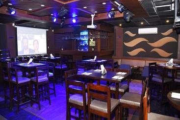 هتل ZO Rooms Iconic Panchkula Sector 11