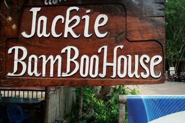 Jackie Bamboo House - Hostel