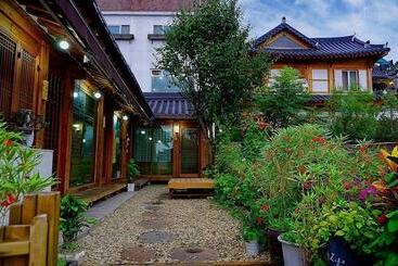 膳宿费 Hanokmaru