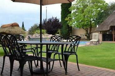 פנסיון Augusta Villa St Pio Guest House