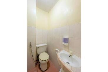 בית מלון כפרי Oyo 876 Escurel Inn Boracay