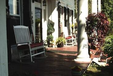 مبيت وإفطار Brookside Inn At Laurens