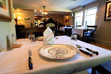Bed and Breakfast Follansbee Inn