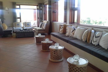 هتل Acacia Farm Lodge