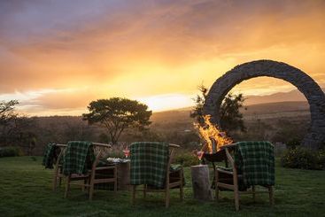 هتل Acacia Farm Lodge