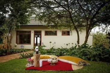 هتل Acacia Farm Lodge