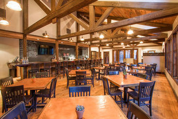 هتل The Angler Inn
