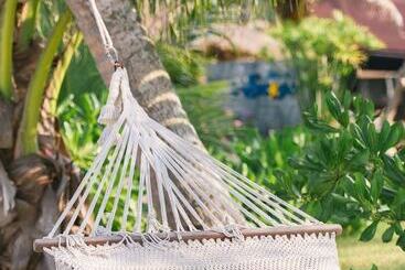 فندق Seafar Resort