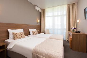 هتل Znanie Health Resort