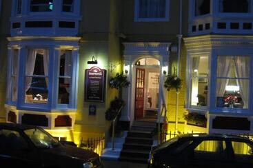 تختخواب و صبحانه The Bourneville