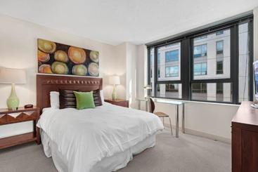 Global Luxury Suites At China Town