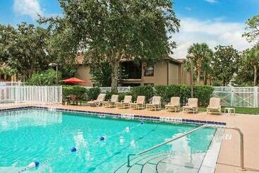 فندق Alhambra Villas