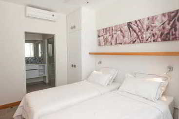 هتل Cape Bay Luxury Beach Apartments