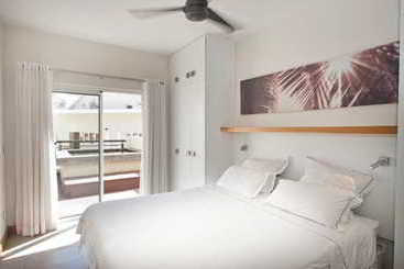 هتل Cape Bay Luxury Beach Apartments