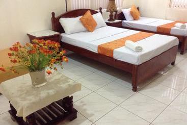 Hotelli Il Portico Boracay Beach Resort