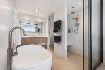 ホテル Seanna Residences Bokarina Beach