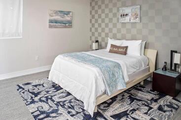 מלון דירות Upscale Resort Villa In The Heart Of Miami