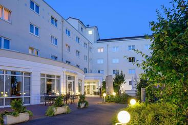 ホテル Amedia Boardinghouse Frankfurt-airport