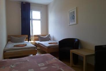 هتل Apartmentpension Am Stadtschloss