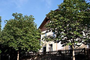 هتل Gasthaus Poelt